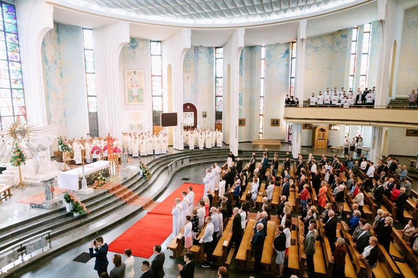 Sześciu diakonów diecezji rzeszowskiej przyjęło w sobotę 27...