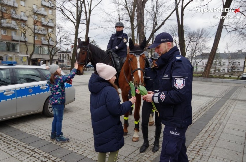 Kobieca twarz częstochowskiej policji. Na Placu Biegańskiego zorganizowano specjalny event