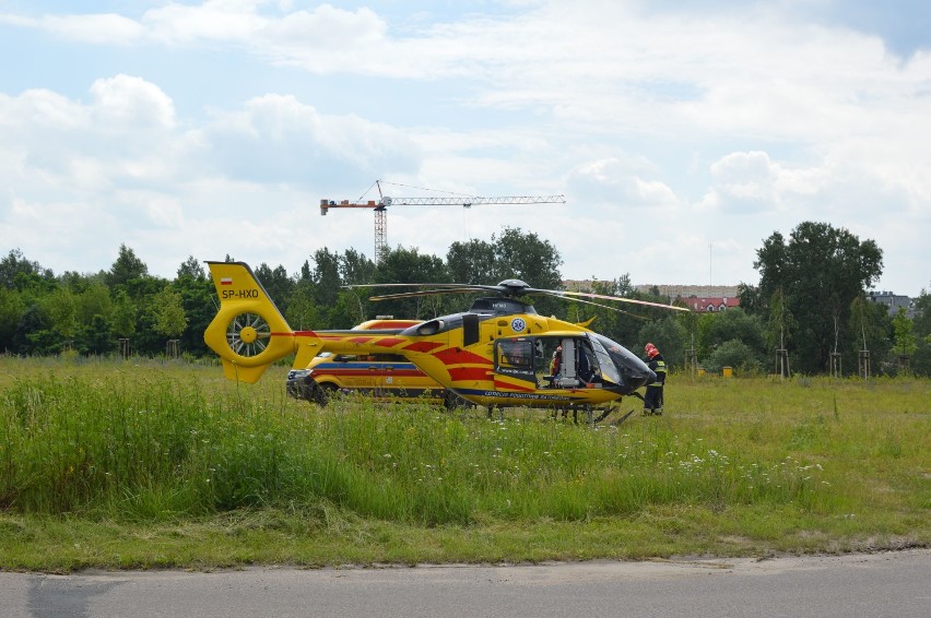 Śmigłowiec LPR wylądował przy parku na Słodowie we Włocławku. Wiemy co się stało [zdjęcia]