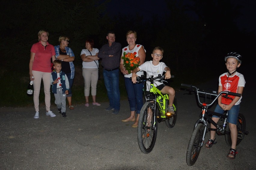 Nocna feta w Zegartowicach. Gorące powitanie Rafała Majki [ZDJĘCIA, WIDEO]