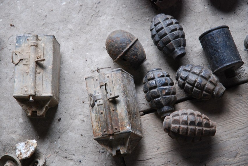 Zapalniki, granaty i amunicja w mieszkaniu 39-latka z Lublina