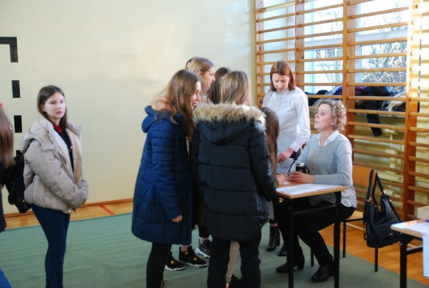  Uczniowie ZSB zachęcali swoich młodszych kolegów do wyboru Budowlanki. Szkoła otworzyła drzwi