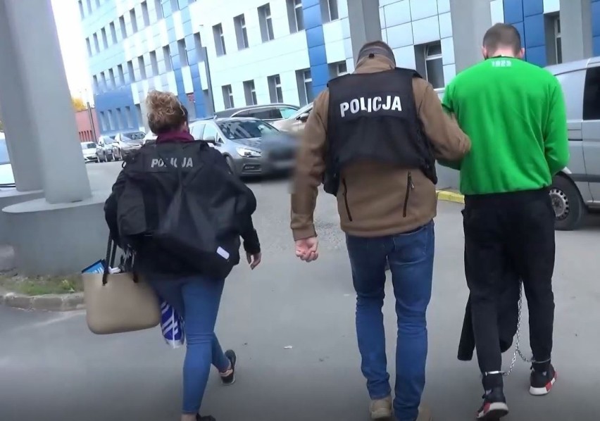 Policja rozbiła grupę przestępczą pseudokibiców grupy...