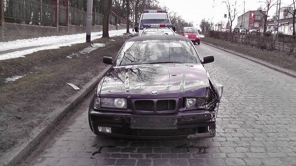 Szczecin: Wypadek BMW na ul. Ku Słońcu. Policjanci ze...