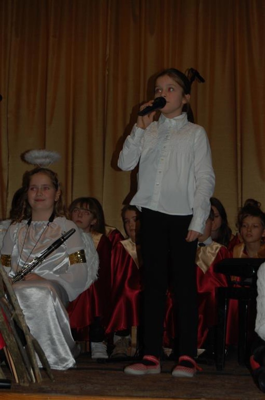 KOlędowanei pod gwiazdami - koncert kolęd w szkole muzycznej w Kartuzach 2014