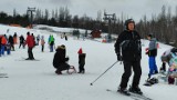 Góra Kamieńsk otworzyła się w weekend dla narciarzy. I już szykuje kolejną trasę. Jest też coś dla saneczkarzy