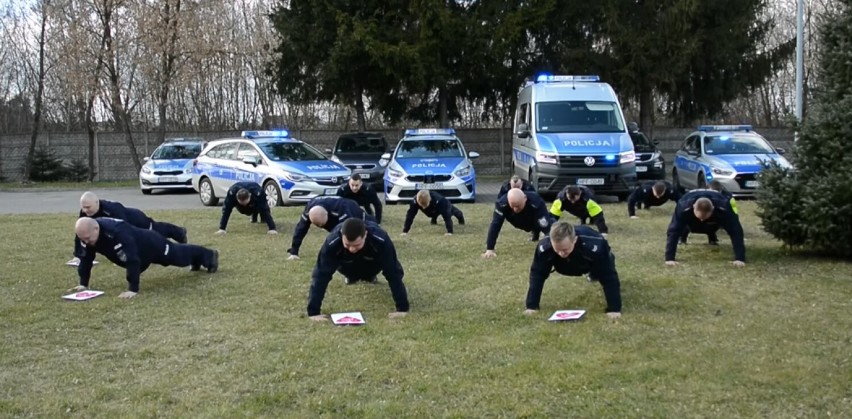 Serce dla Amelki. Policjanci z Radomska podjęli wyzwanie i...