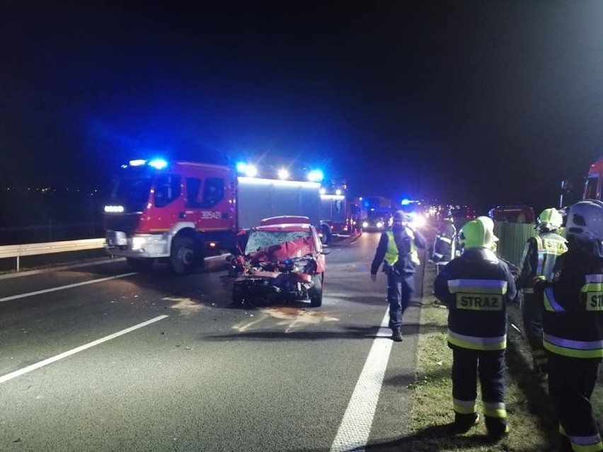 W poniedziałek, 23 listopada późnym popołudniem na drodze...