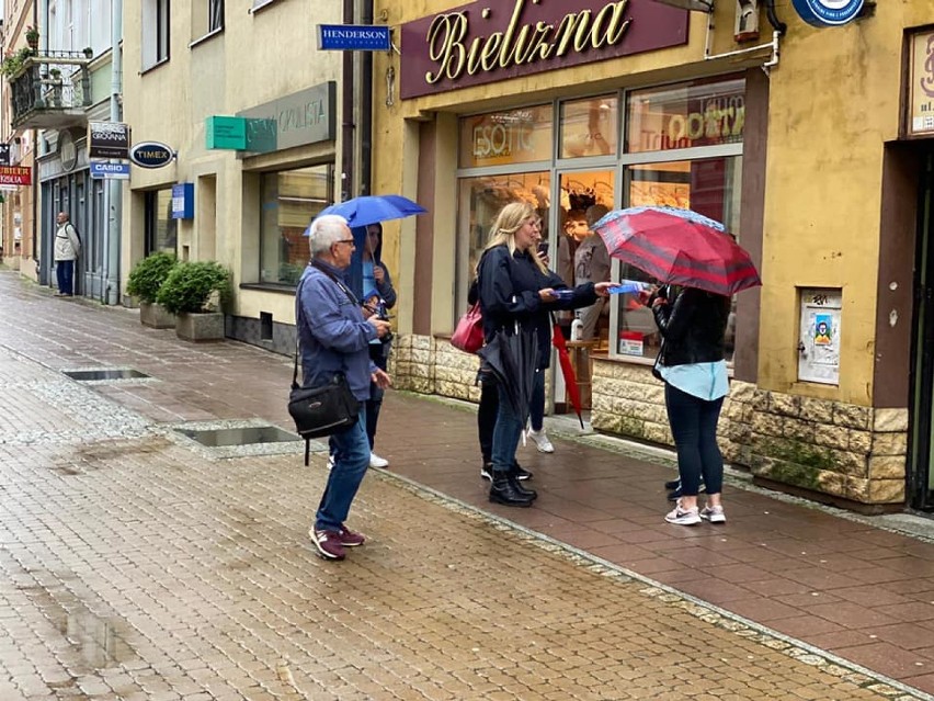 Spotkanie przedwyborcze w Sanoku. Elżbieta Łukacijewska zachęcała do głosowania na Rafała Trzaskowskiego