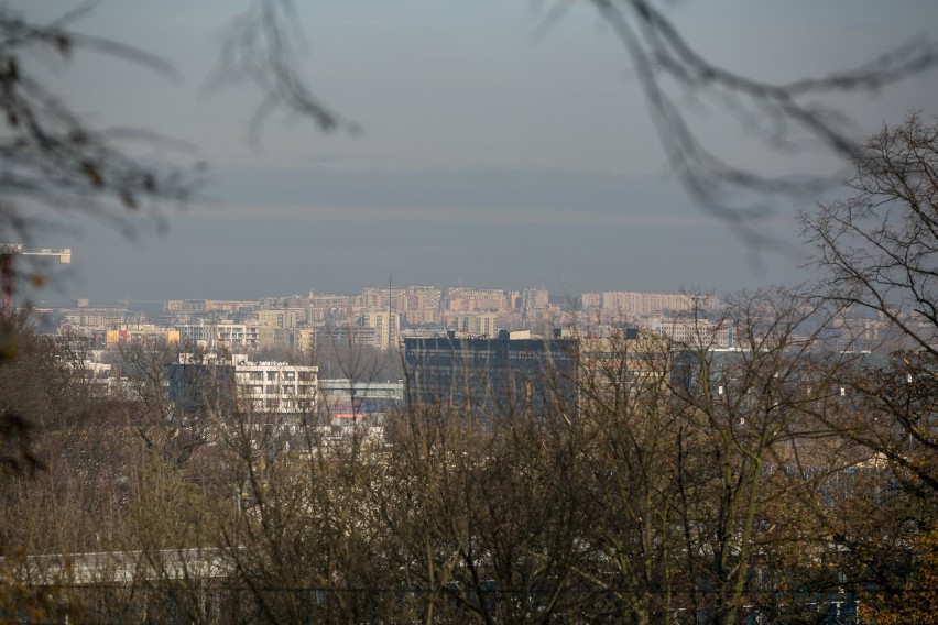 Smog w Krakowie. Tym mieszkańcy oddychali w czwartek [ZDJĘCIA]