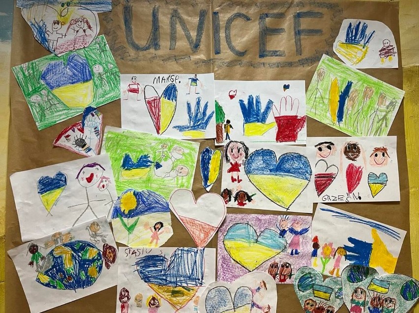Międzynarodowy Dzień Praw Dziecka w "Bajeczce" w Obornikach. Przemarsz przedszkolaków ulicami miasta [ZDJĘCIA]