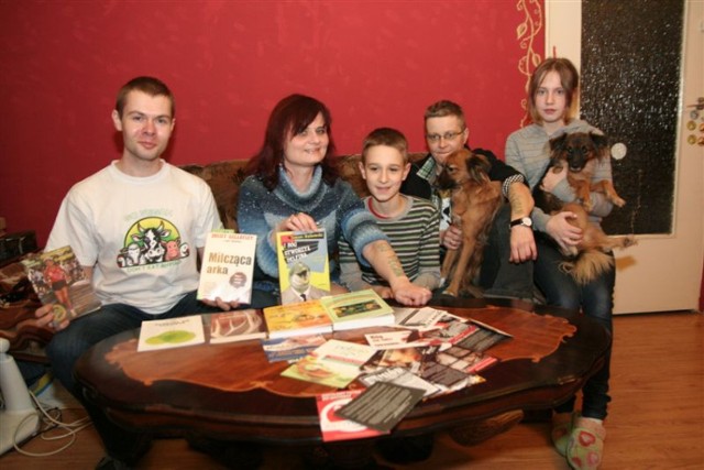Włocławska grupa wegan (od lewej): Bartek, Dorota, Bohdan, Filip i Ola. "Go Vegan" - taki tatuaż na przedramieniu jest jak deklaracja