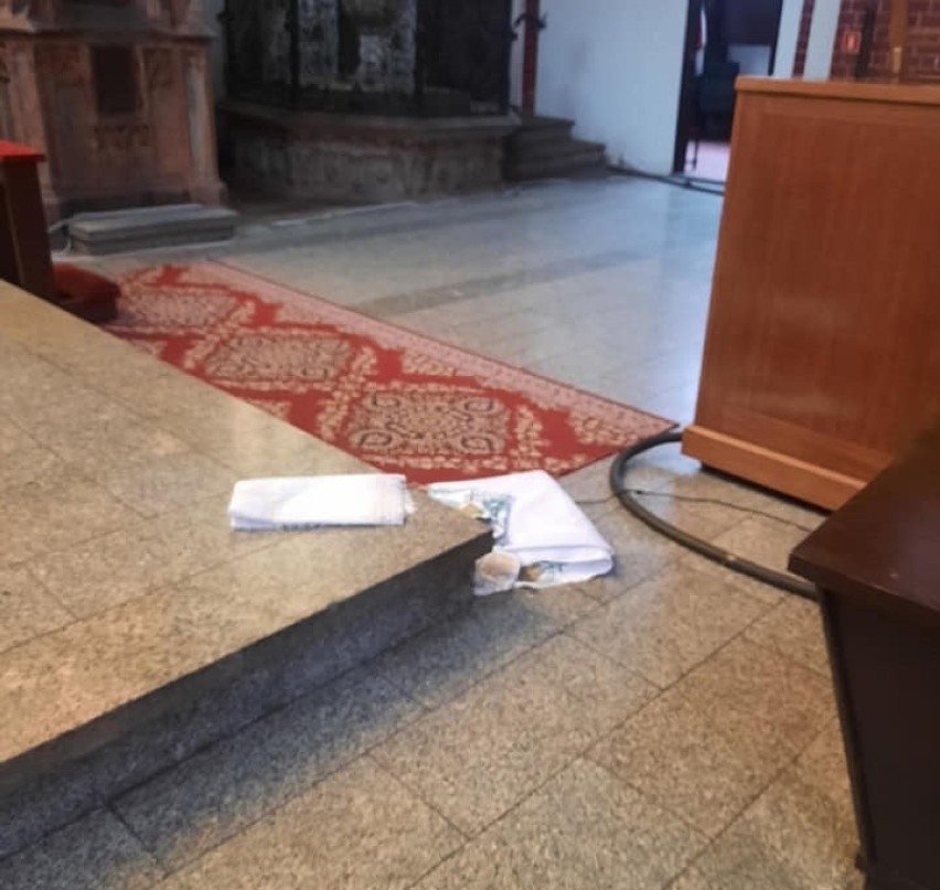 Wrocław. Mężczyzna wykrzykiwał bluźniercze słowa i zdemolował zabytkowy kościół (ZDJĘCIA)