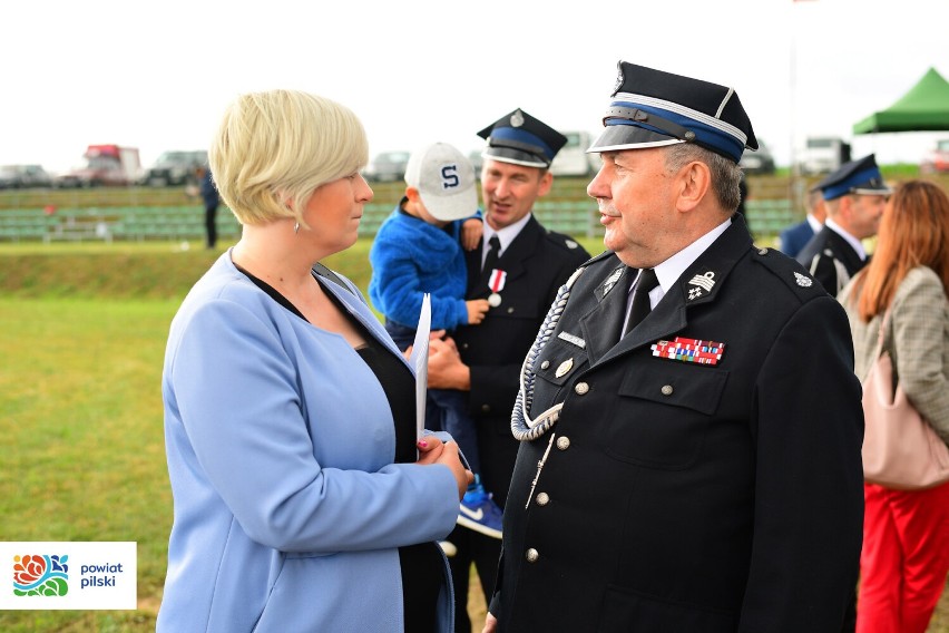 Nowy wóz bojowy dla strażaków z Gromadna przekazany, poświęcony i już w akcji