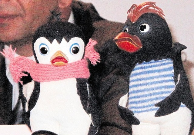 Grzeczny mały pingwin Pik-Pok (od lewej) i prawdziwy rozrabiaka, Nicpoń