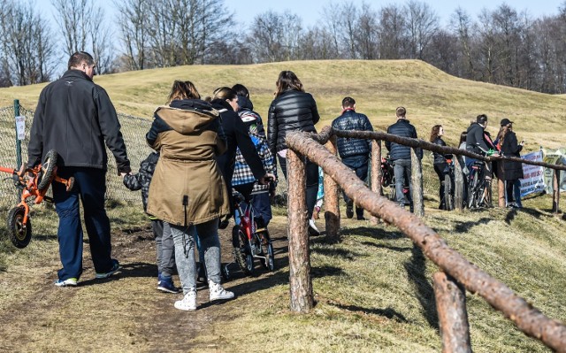 Uczestnicy rajdu „Marsz na 10 000 kroków” wezmą udział w marszu po ścieżkach Leśnego Parku Kultury i Wypoczynku. Trasa liczy ok. 10 km.