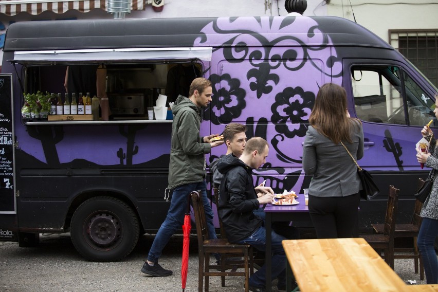 Jest pysznie! Wiosenny zjazd food trucków w Bezogródku! [ZDJĘCIA]