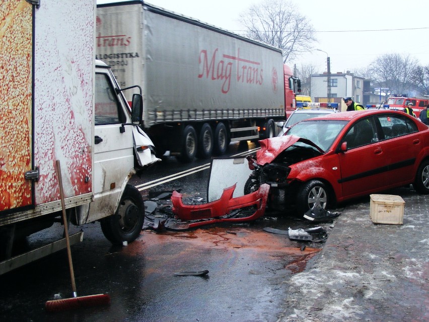 KRÓTKO: Trzy osoby zostały ranne w wypadku na DK 78 w Nakle Śląskim [ZDJĘCIA]