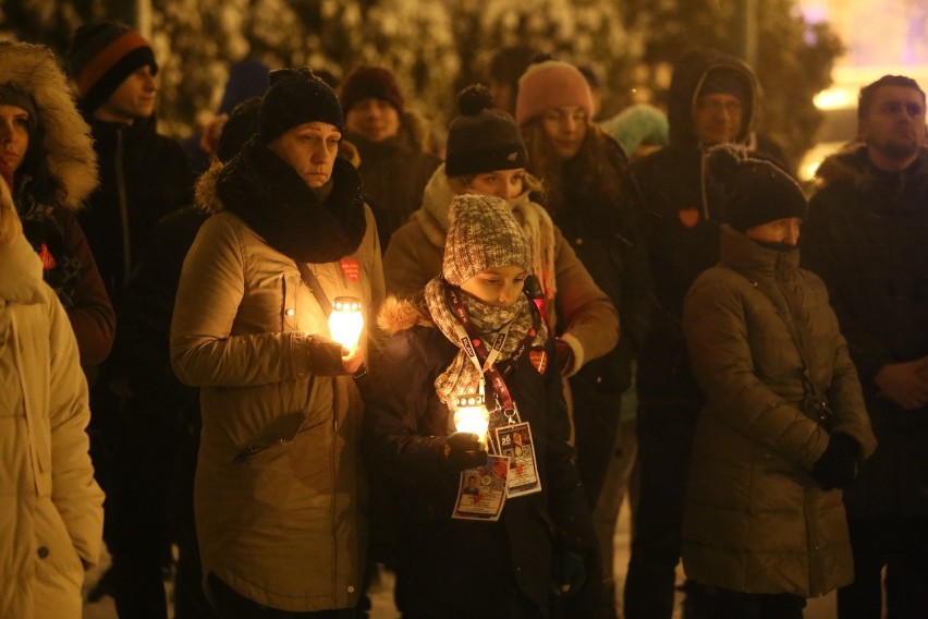 W Rudzie Śląskiej wypuścili do nieba Światełko Jedności. To manifestacja przeciwko nienawiści ZDJĘCIA