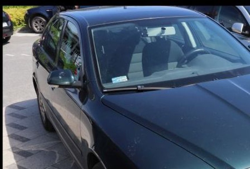 Awantura na parkingu przed marketem w Skarżysku. 19-latek zaatakował butelką?