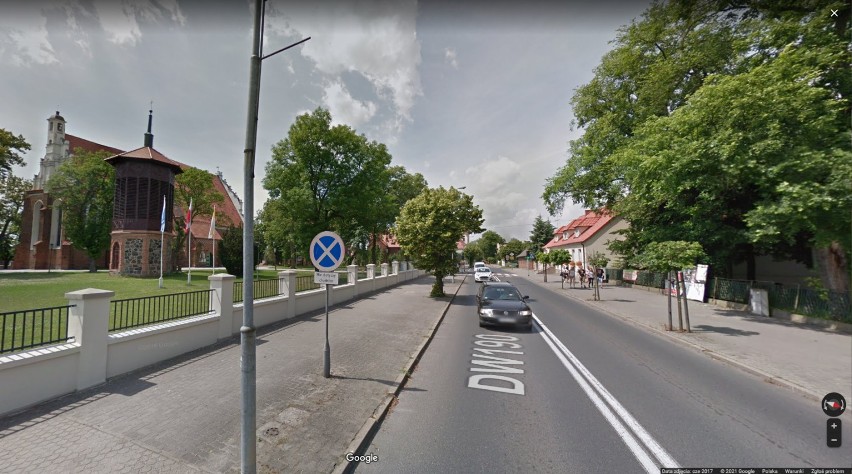 Mieszkańcy Wągrowca i okolicy przyłapani przez Google Street View w okolicy kościołów. Kto znalazł się na zdjęciach? 