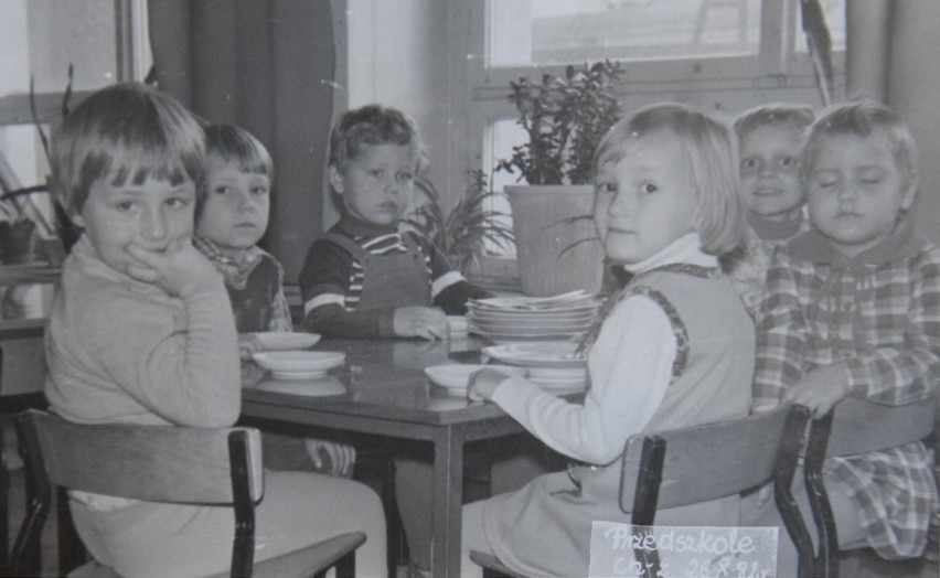 Przedszkole Pod Dębusiem Olbrzymkiem w Chodzieży: Niezwykłe zdjęcia ze starego albumu (FOTO)