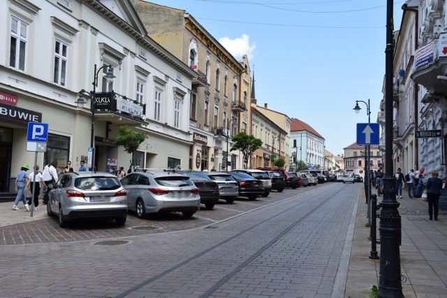 Na tych ulicach w Tarnowie ciężko zaparkować samochód