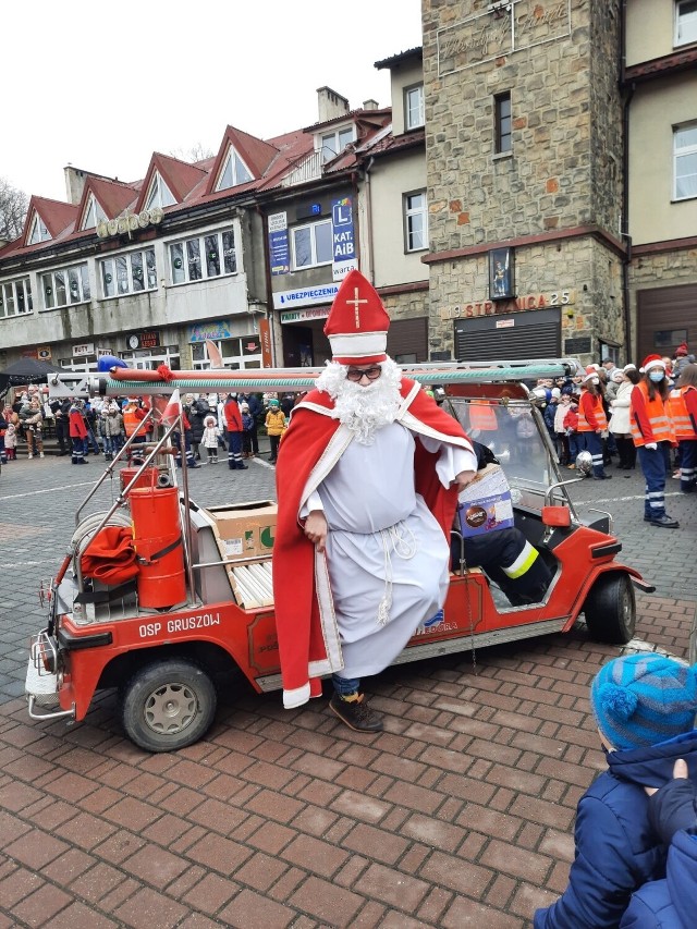 Święty Mikołaj spotka się z dziećmi (i nie tylko) w Dobczycach w niedzielne południe. Tak było w ubiegłym roku