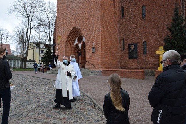 Święcenie pokarmów w kościele Mariackim w Szczecinku