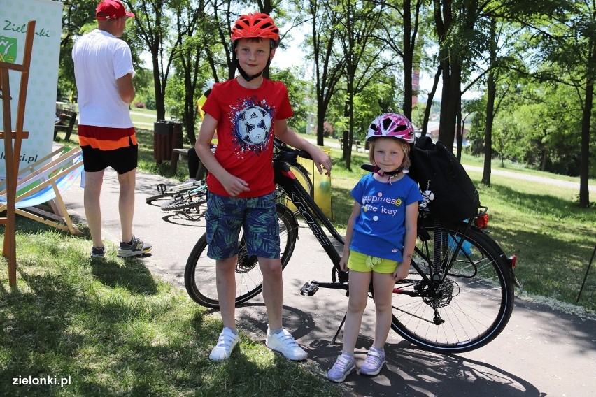 Na rajd rowerowy wyruszają: dzieci, młodzież i dorośli