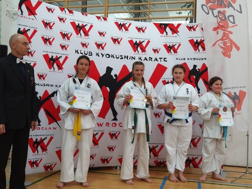 Karatecy z UKKS „OBI" z Wałbrzycha zdobyli dwa medale we Wrocławiu