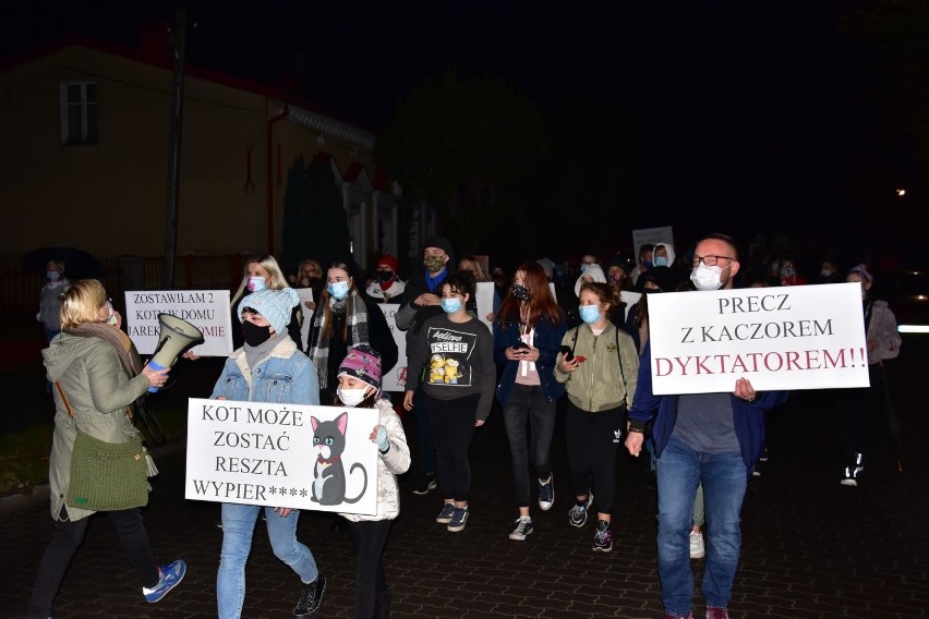 Łabiszyn. Protest kobiet: spacer dla kobiet w Łabiszynie [zdjęcia] 