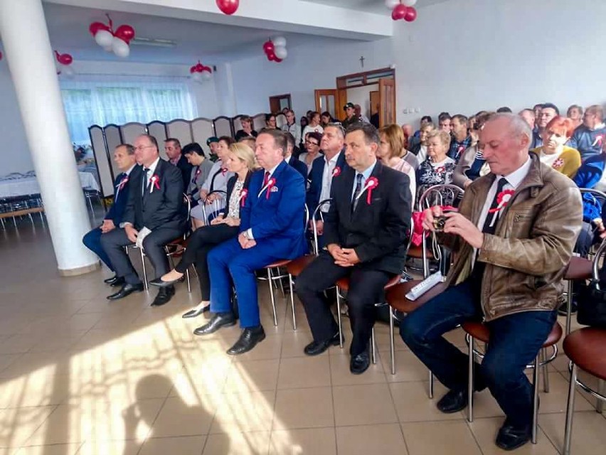 Łabędzie. Akademia z okazji 100- rocznicy odzyskania przez...