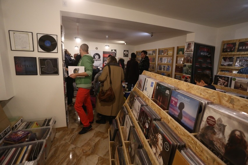 Record Store Day 2019 Warszawa. Wielkie święto fanów muzyki winylowej za nami [ZDJĘCIA]