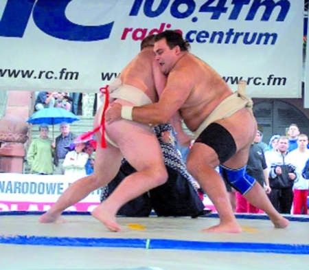 Robert Paczków (z prawej) rok temu wygrał kategorię +115 kg. - Fot. H.Wąsowicz