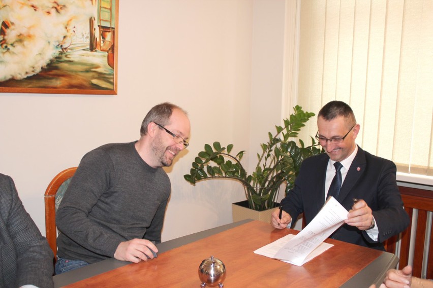Podpisanie umowy na dokumentację przebudowy ul. Lipowej wraz...