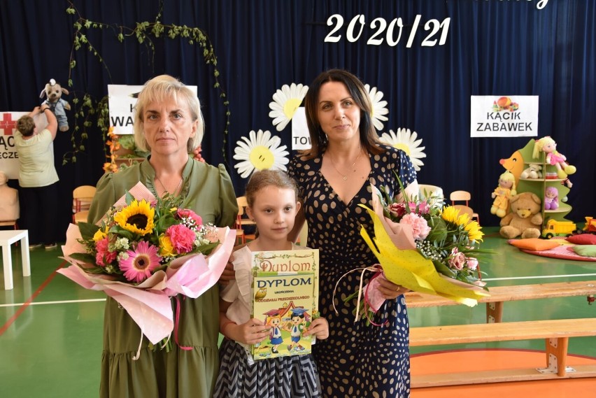 Uroczyste zakończenie roku szkolnego 2020/2021 grupy 6-latków w przedszkolu w Konopnicy ZDJĘCIA