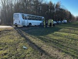 Aktualizacja: Zderzenie autobusu z samochodem osobowym na DK 92 koło Lwówka. 