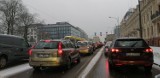 Pierwszy śnieg w Łodzi! Sytuacja na drogach. Zdjęcia