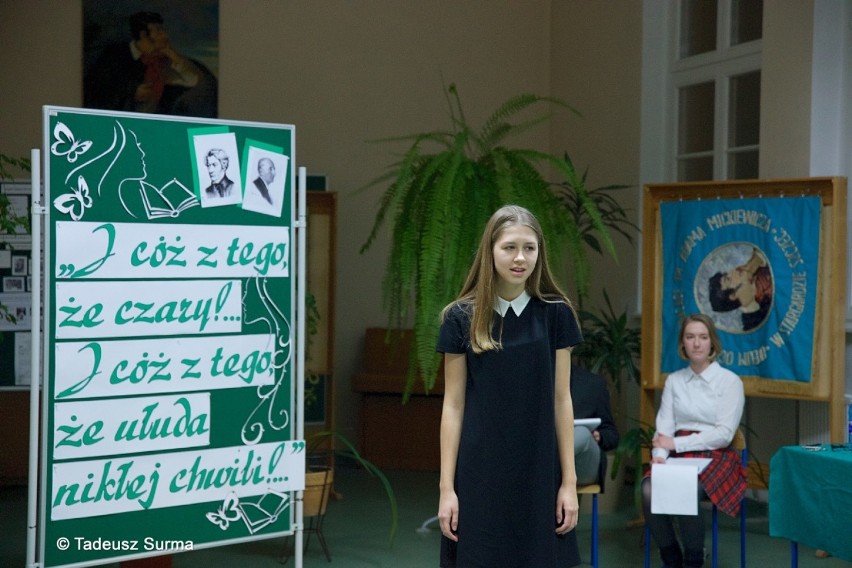 Konkurs w I LO w Stargardzie. Recytowali i śpiewali utwory Adama Mickiewicza i Bolesława Leśmiana