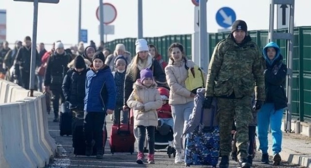 Wydział edukacji Urzędu Miasta Łodzi wyznaczył po jednej szkole i przedszkolu w każdej dzielnicy miasta, w których będą się uczyć dzieci uchodźców z Ukrainy. Do podstawówek przyjęto już 55 uczniów.
CZYTAJ DALEJ NA KOLEJNYM SLADZIE>>>