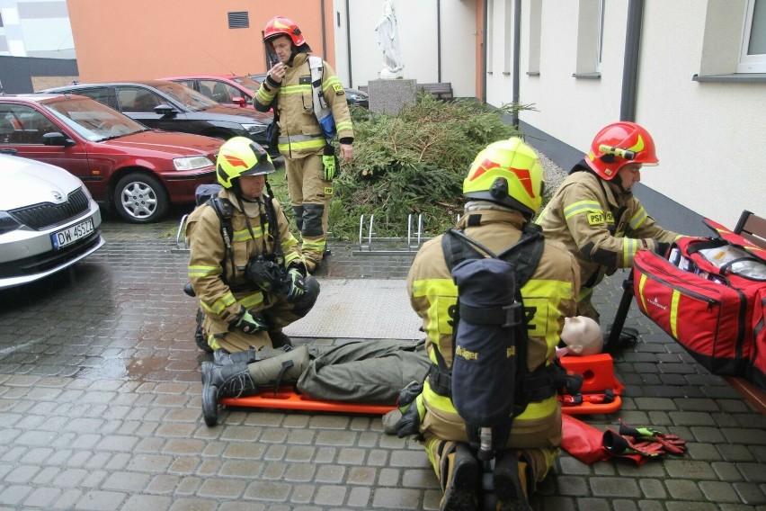 Ćwiczenia strażaków w kościele pw. św. Józefa w Chełmnie
