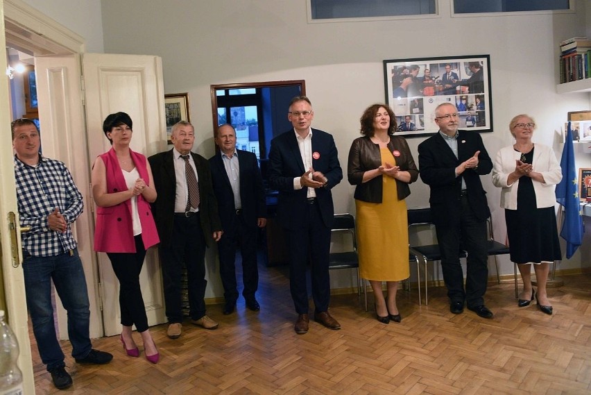 Nowy Sącz. W biurze poselskim Arkadiusza Mularczyka wynik Andrzeja Dudy przyjęto z entuzjazmem
