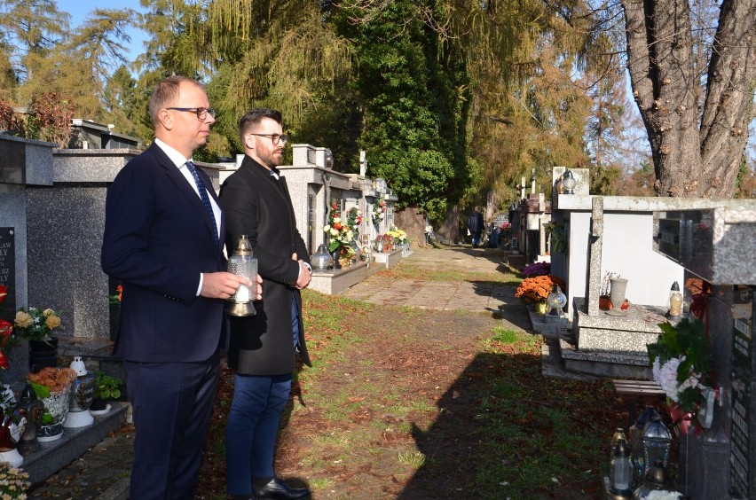 Prezydent Przemyśla Wojciech Bakun odwiedził groby byłych...