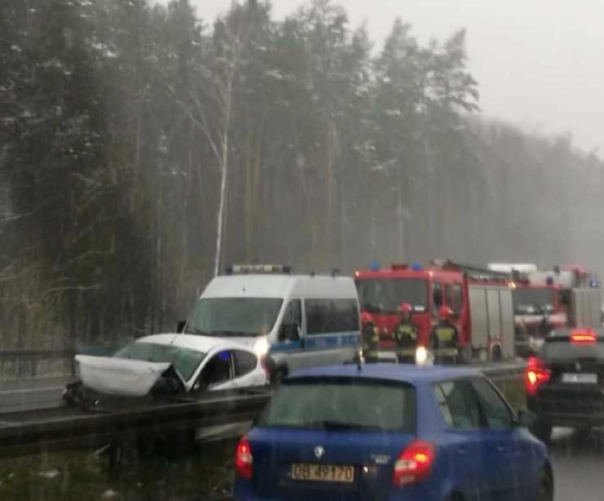 Gliwice: Wypadek na autostradzie A4. Lądował helikopter LPR