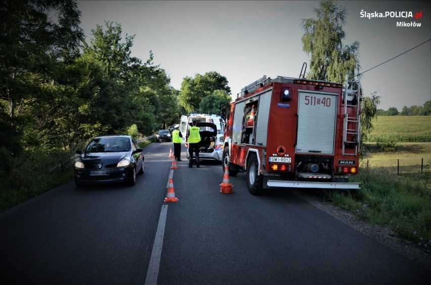 Wypadek motocyklisty w Mikołowie. Kierowca osobówki nie zauważył jednośladu, 36-latek w szpitalu