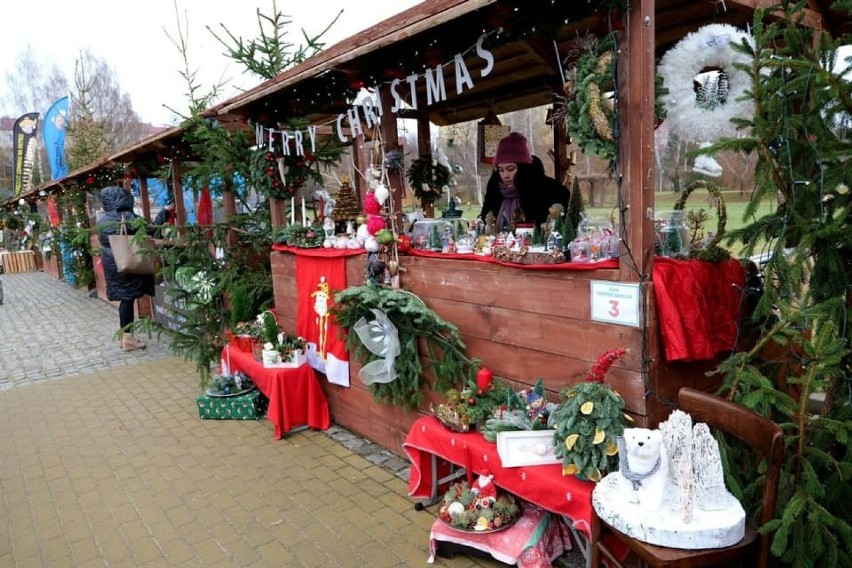 Kolejny Jarmark Bożonarodzeniowy w Starachowicach. Były piękne ozdoby świąteczne, smakołyki i magiczny klimat