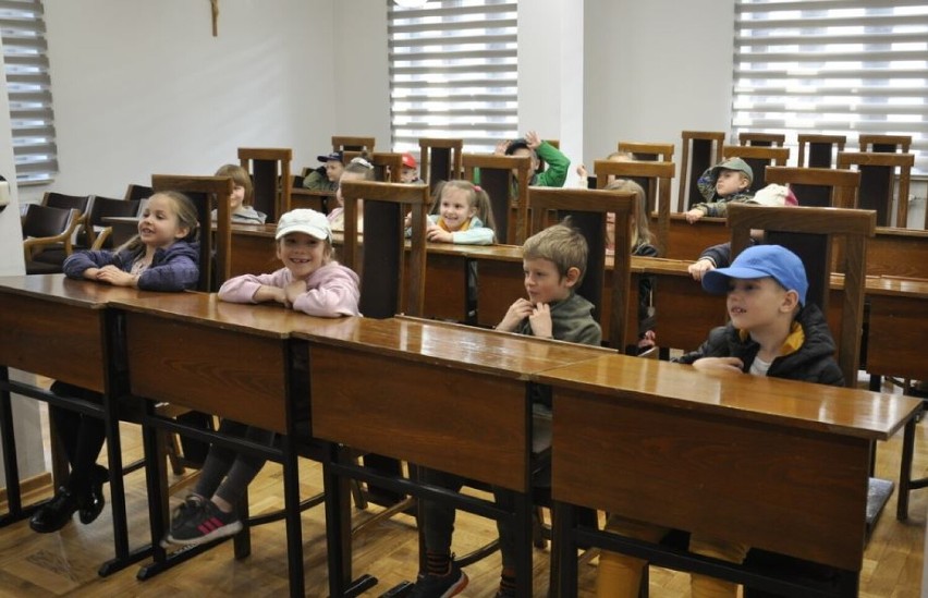 Dzieci z Przedszkola nr 8 w Kętach odwiedziły Urząd Gminy
