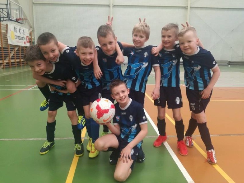 Piłkarskie Strusie z Dziadowej Kłody na turnieju w Ostrzeszowie