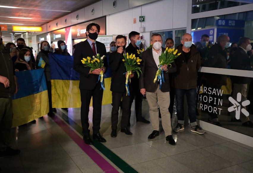 Lotnisko Chopina. Ukraińscy paraolimpijczycy wylądowali na warszawskim lotnisku